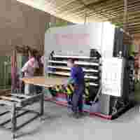 江西竹木板材壓板機(jī)械 750T竹地板熱壓機(jī)