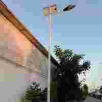 太陽能路燈廠保定農(nóng)村6米單臂50瓦LED太陽能路燈